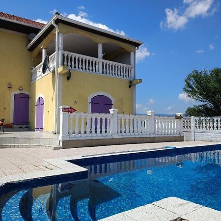 Lalince V & V Villa المظهر الخارجي الصورة