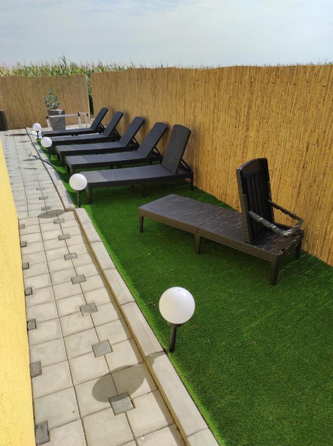 Lalince V & V Villa المظهر الخارجي الصورة