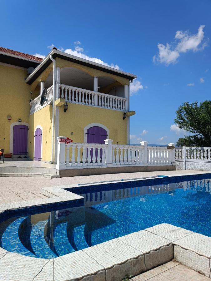 Lalince V & V Villa المظهر الخارجي الصورة